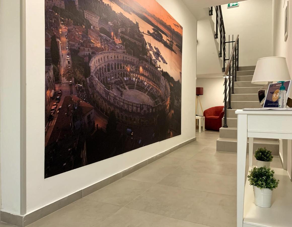 Apartments Dream In Arena 2 Pula Center Free Parking Luaran gambar