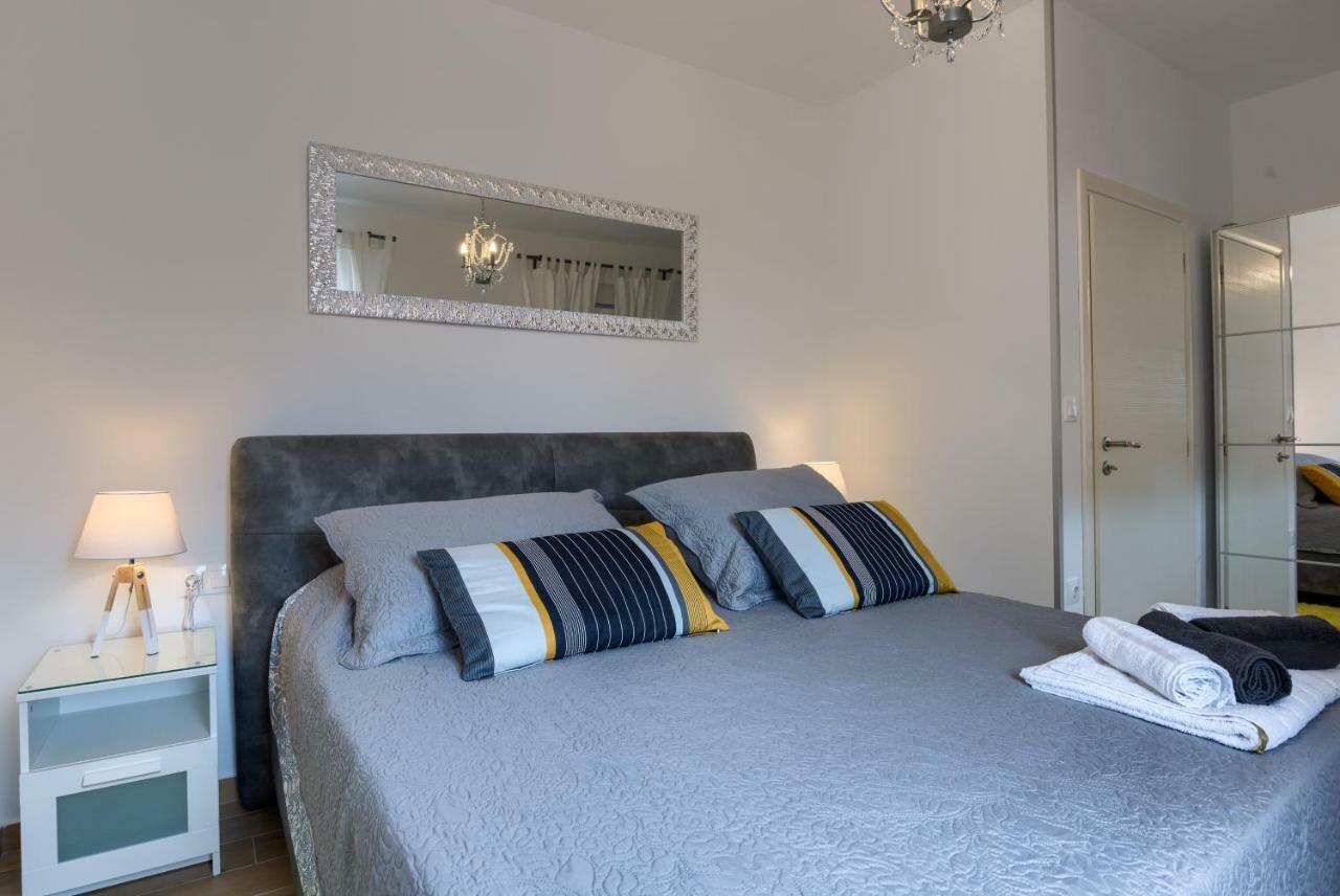 Apartments Dream In Arena 2 Pula Center Free Parking Luaran gambar