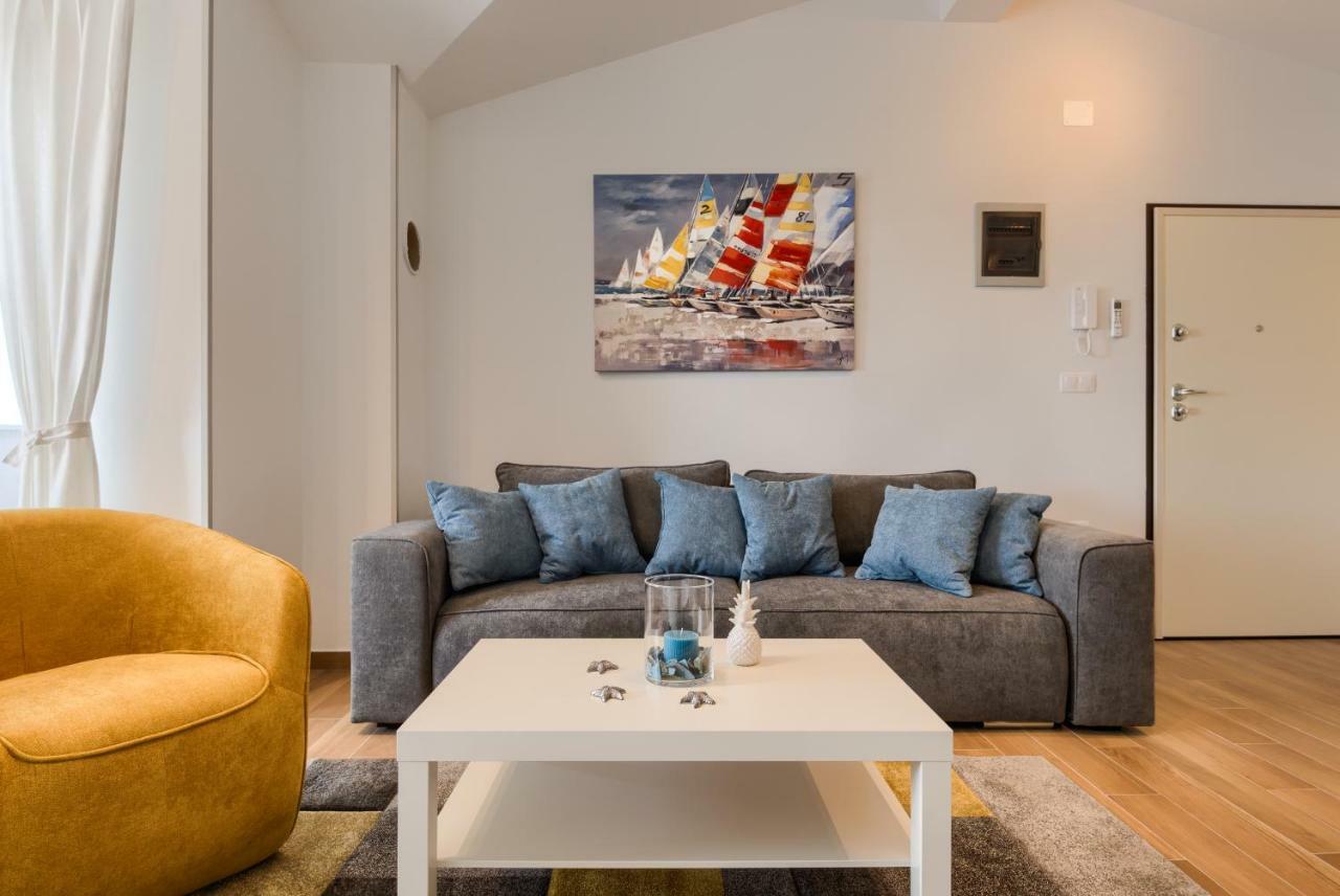 Apartments Dream In Arena 2 Pula Center Free Parking Luaran gambar
