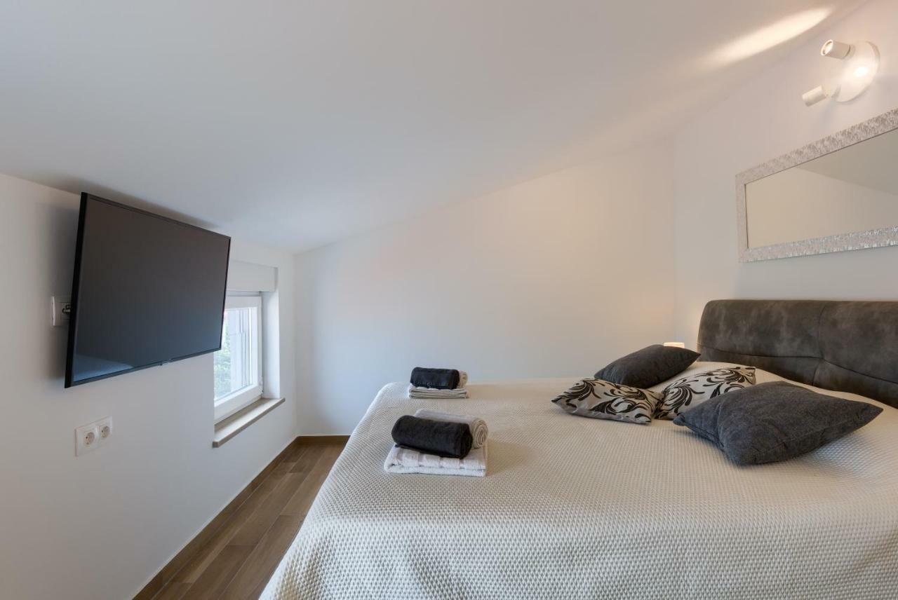 Apartments Dream In Arena 2 Pula Center Free Parking Luaran gambar