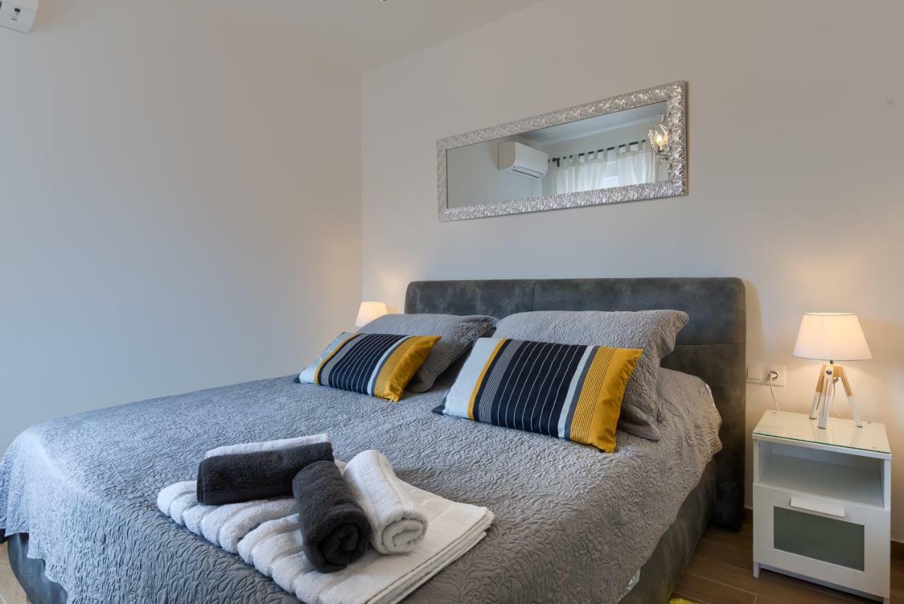 Apartments Dream In Arena 2 Pula Center Free Parking Luaran gambar
